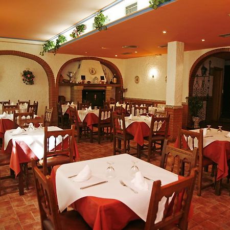Hostal Cuatro Esquinas Ejea De Los Caballeros Kültér fotó