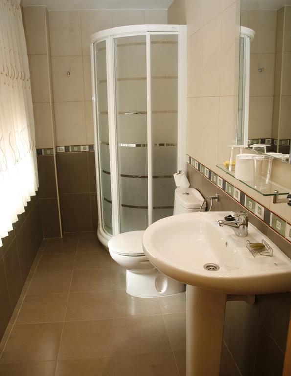 Hostal Cuatro Esquinas Ejea De Los Caballeros Kültér fotó